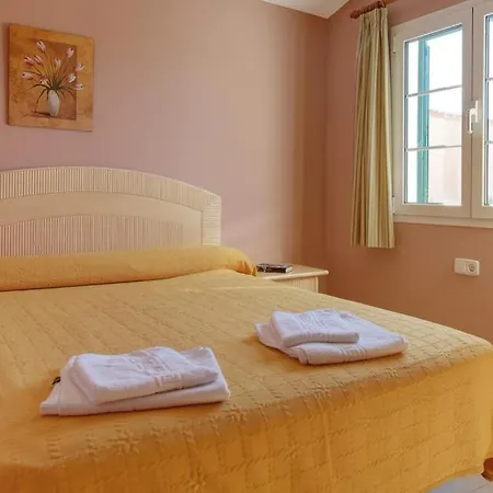 Villa Cala Galdana Sleeps 9 Pool Air Con Wifi Cala Galdana (Menorca)