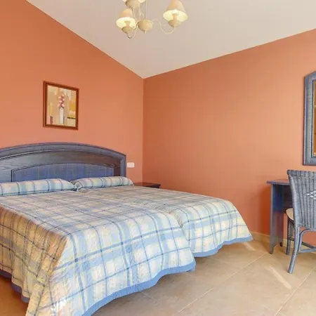 Вилла Cala Galdana Sleeps 9 Pool Air Con Wifi