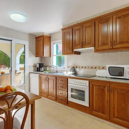 Вилла Cala Galdana Sleeps 9 Pool Air Con Wifi