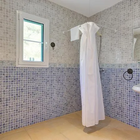 Вилла Cala Galdana Sleeps 9 Pool Air Con Wifi Кала-Галдана
